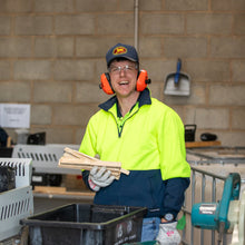 Load image into Gallery viewer, Kindling and Hardwood Firewood Bundle (delivery included)